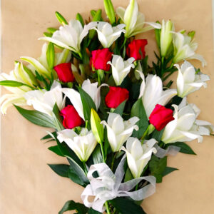 Ramo duelo Lilium y Rosas
